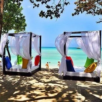 Paradise Island Beach Resort Punta Rucia Hotel